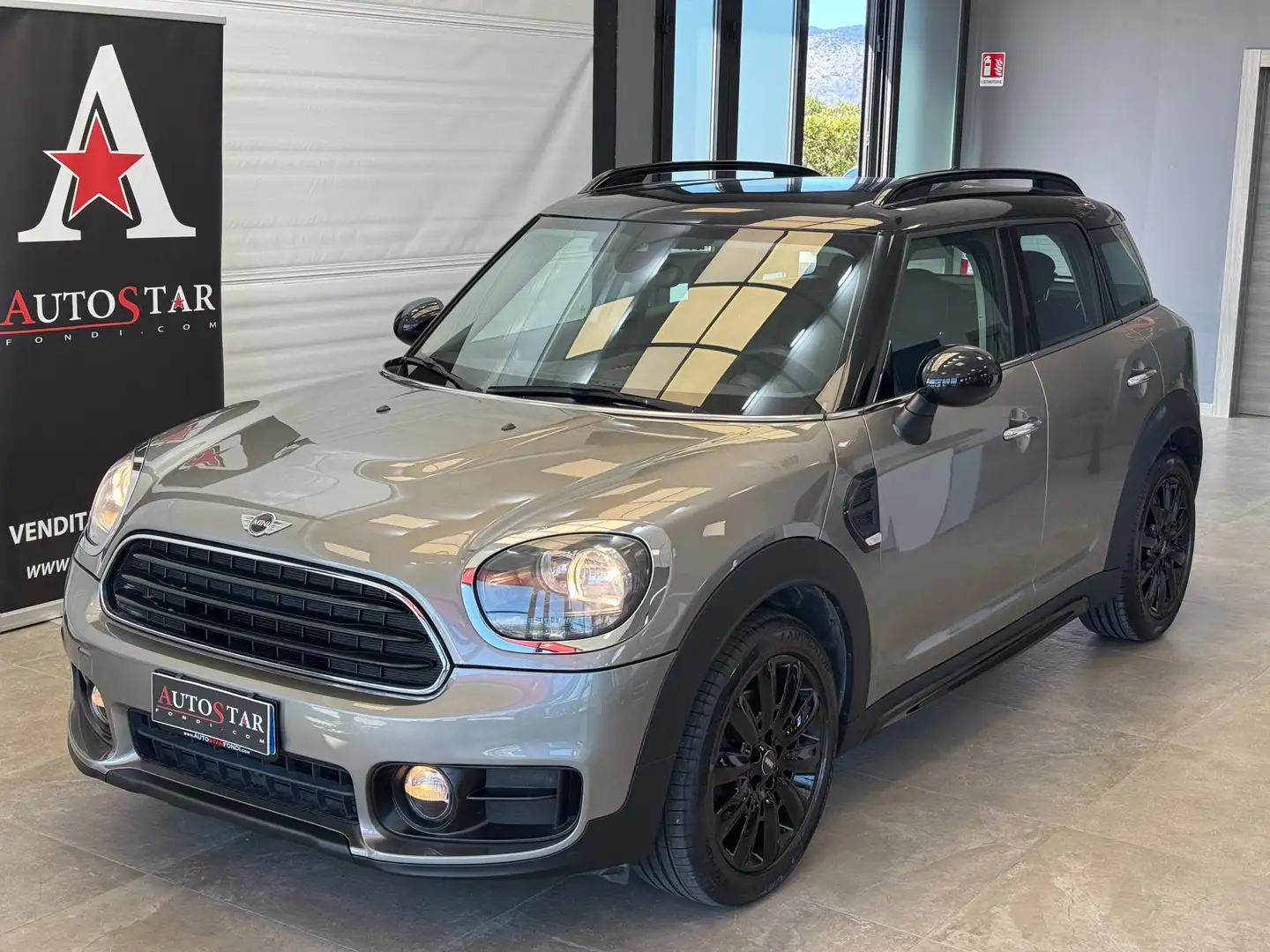 MINI Cooper D Countryman 2.0 Cooper D Goud - 1