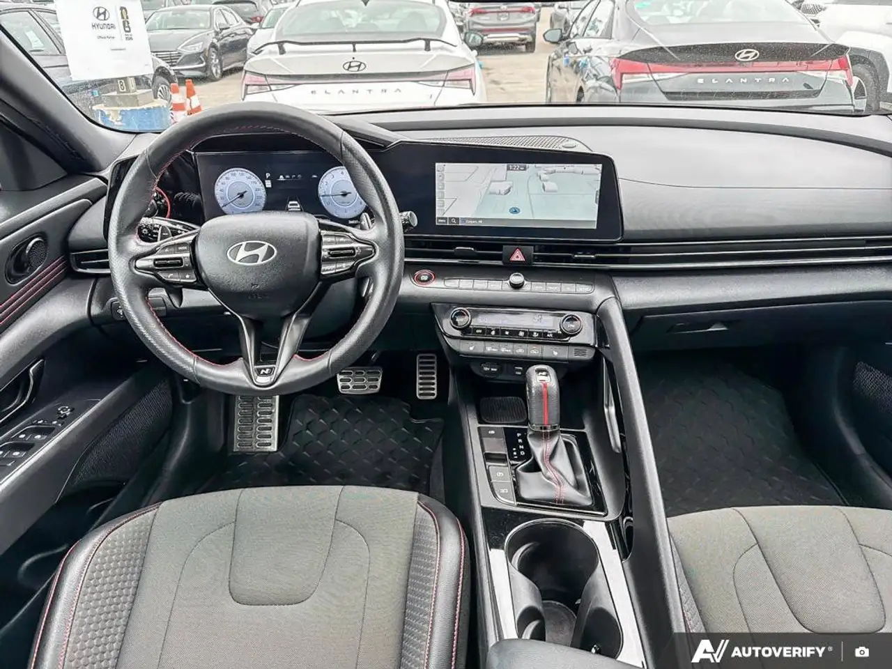 Hyundai ELANTRA fotografie Hyundai ELANTRA