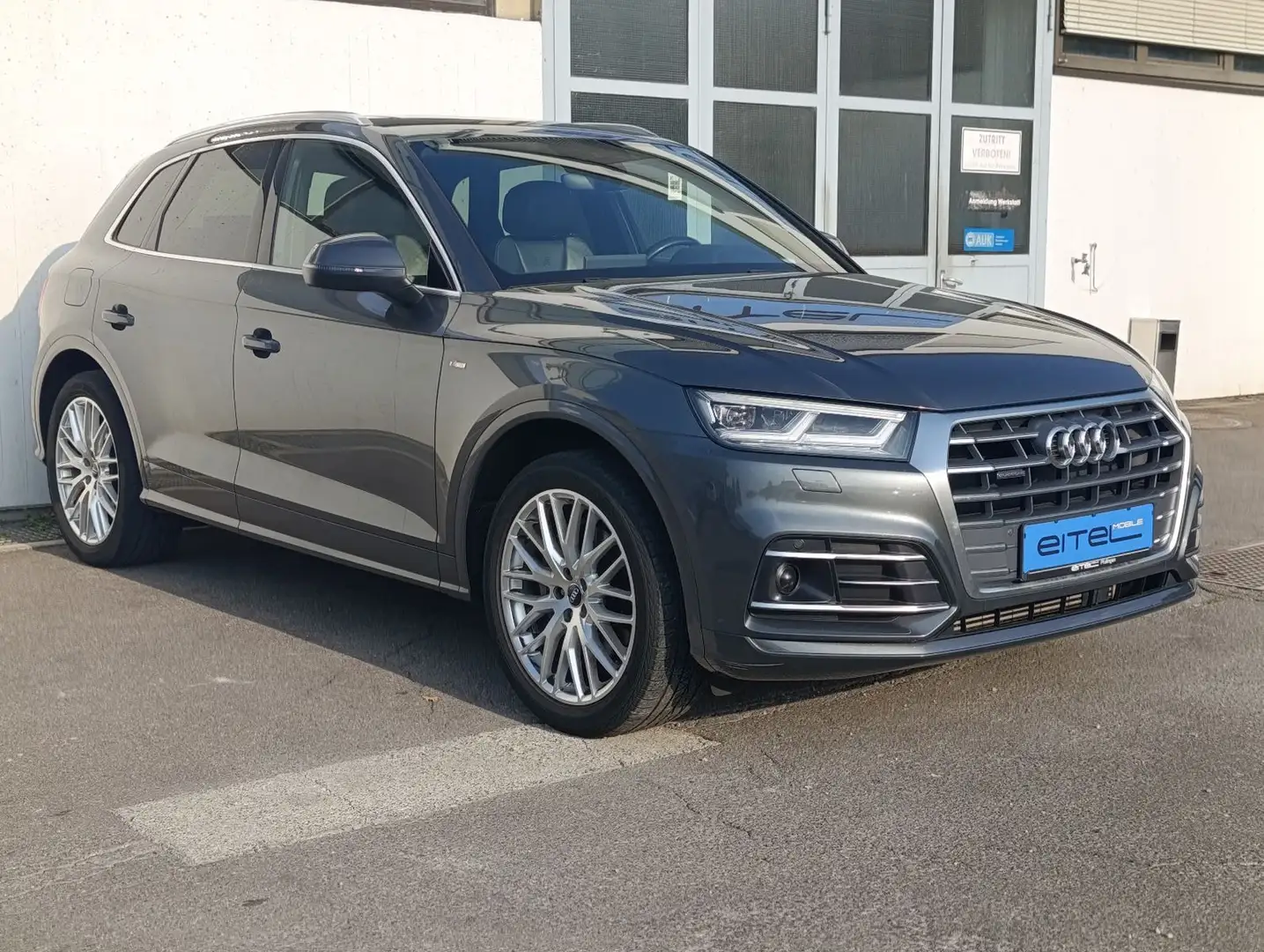 Audi Q5 quattro sport S-Line Standheizung Panorama Grau - 2