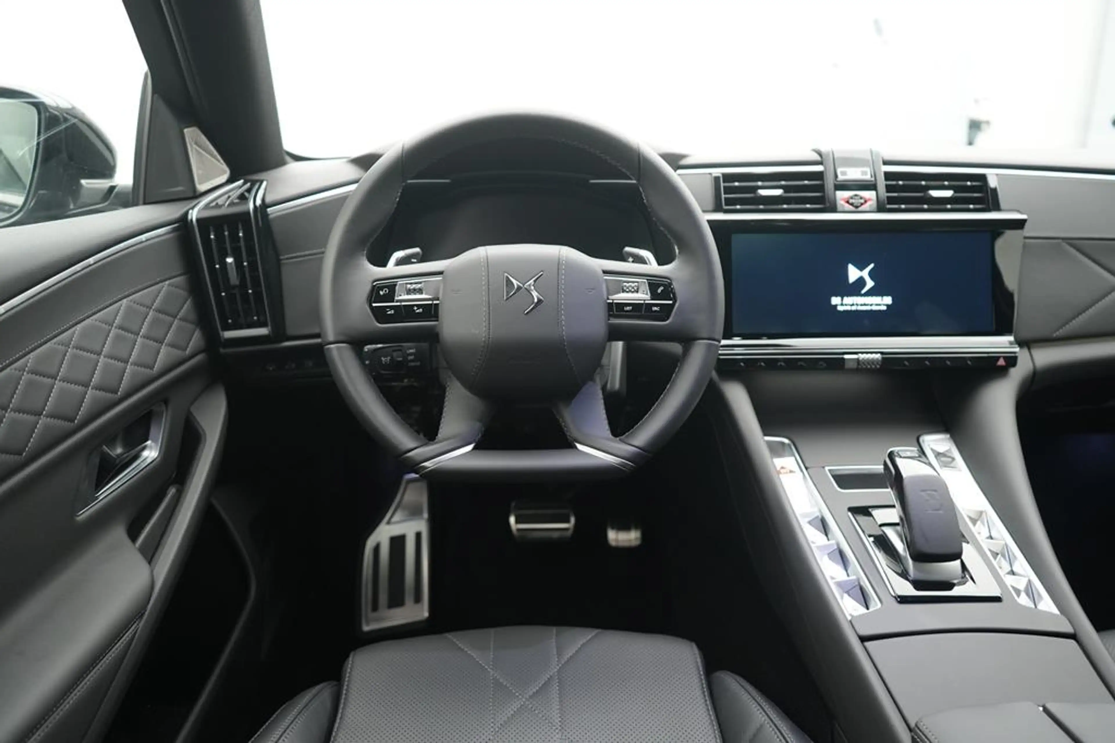 DS Automobiles DS 9 E-Tense 250 Rivoli + — photo 5