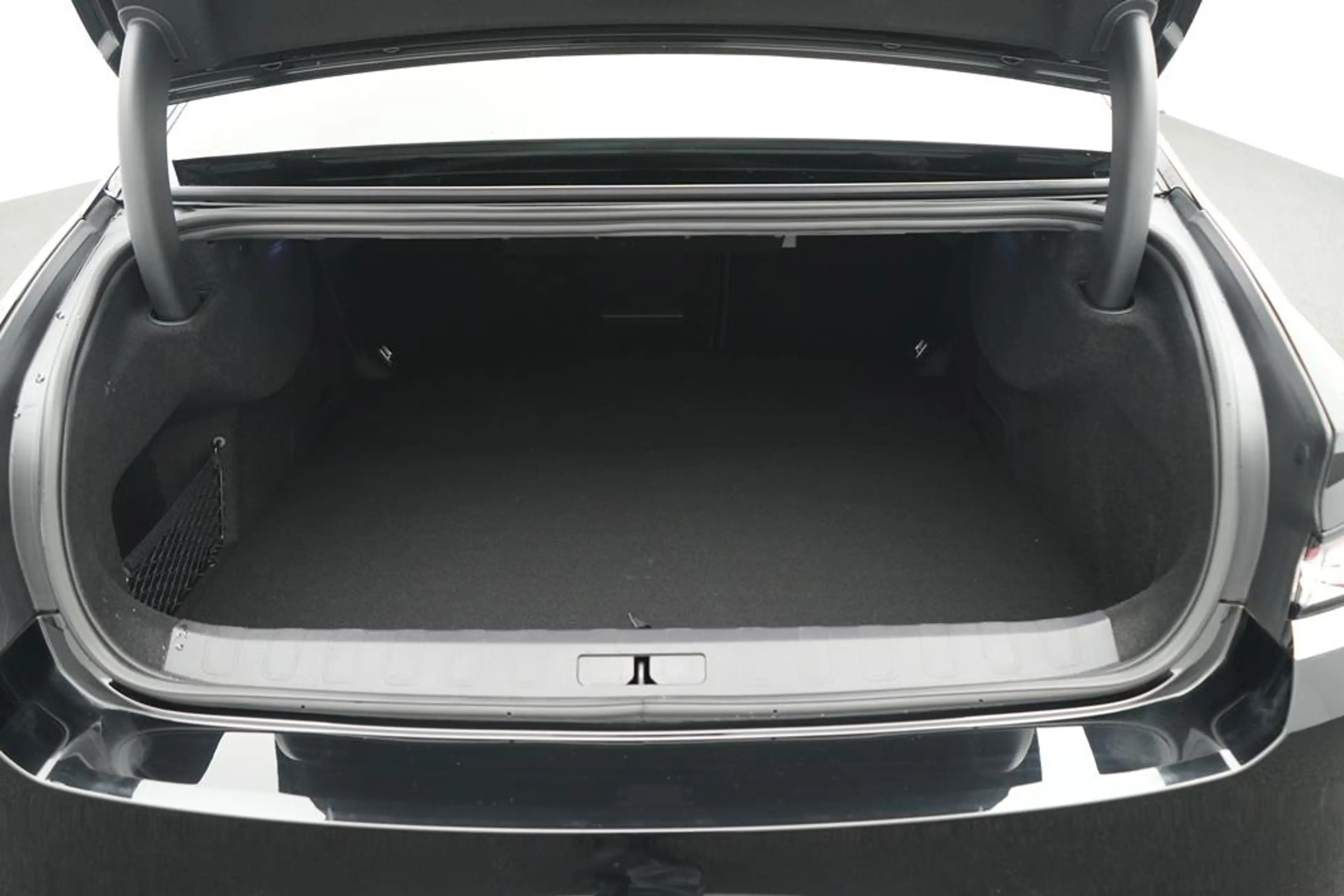 DS Automobiles DS 9 E-Tense 250 Rivoli + — photo 3