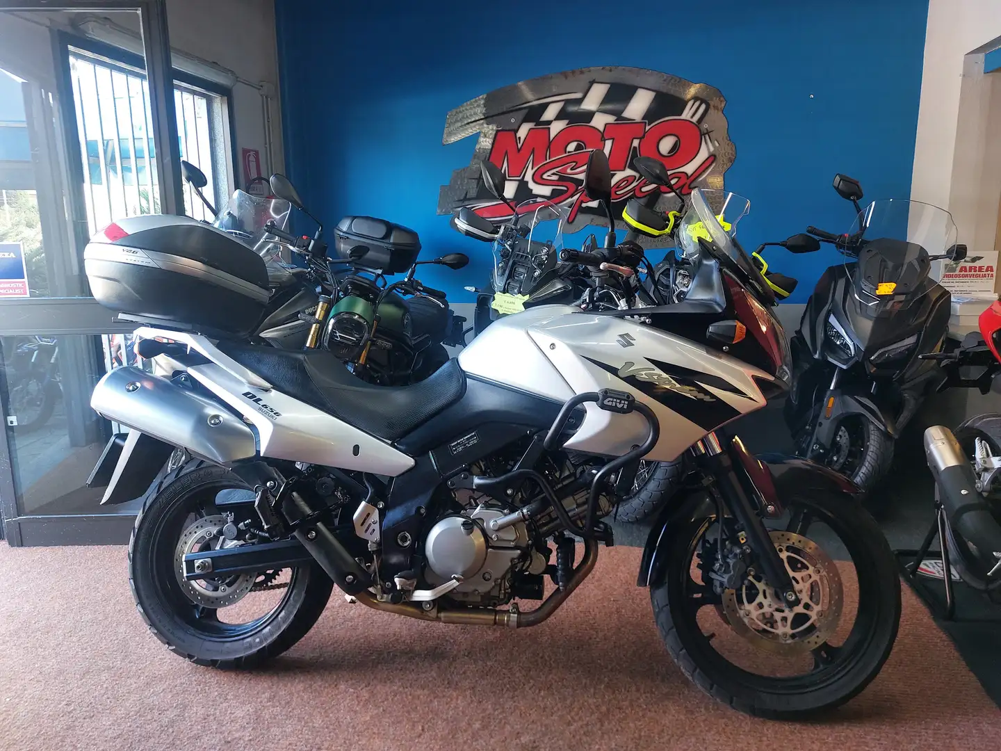 Suzuki V-Strom 650 Gris - 1