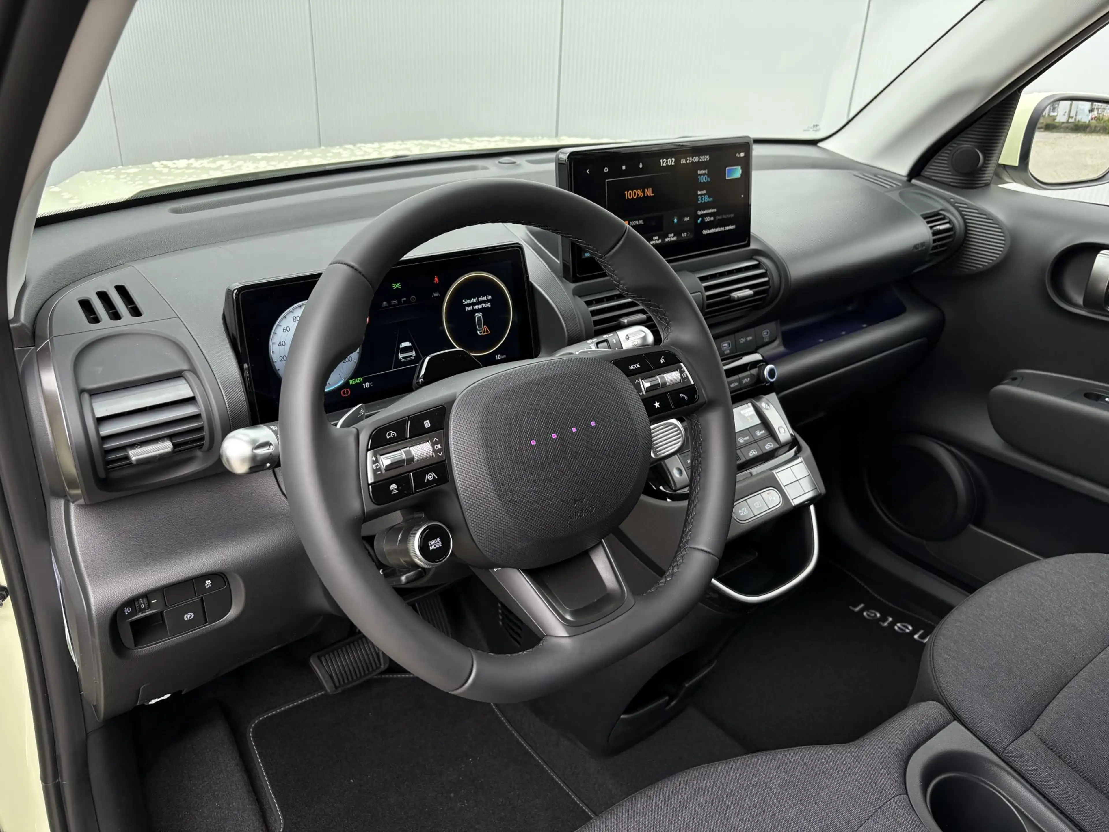 Hyundai Inster Evolve 49 kWh / Apple Carplay & Android Auto / Ada — photo 5