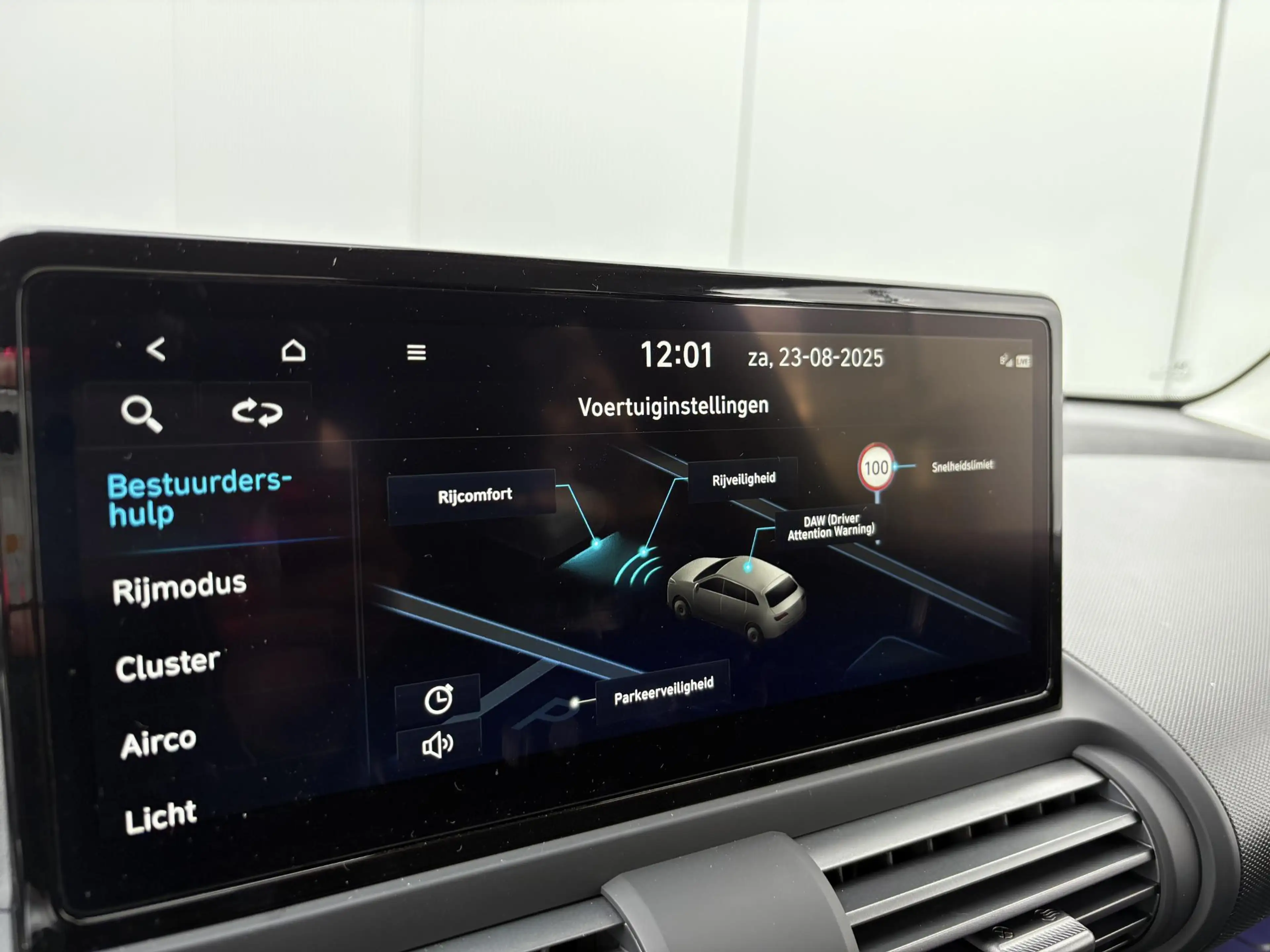 Hyundai Inster Evolve 49 kWh / Apple Carplay & Android Auto / Ada — photo 29