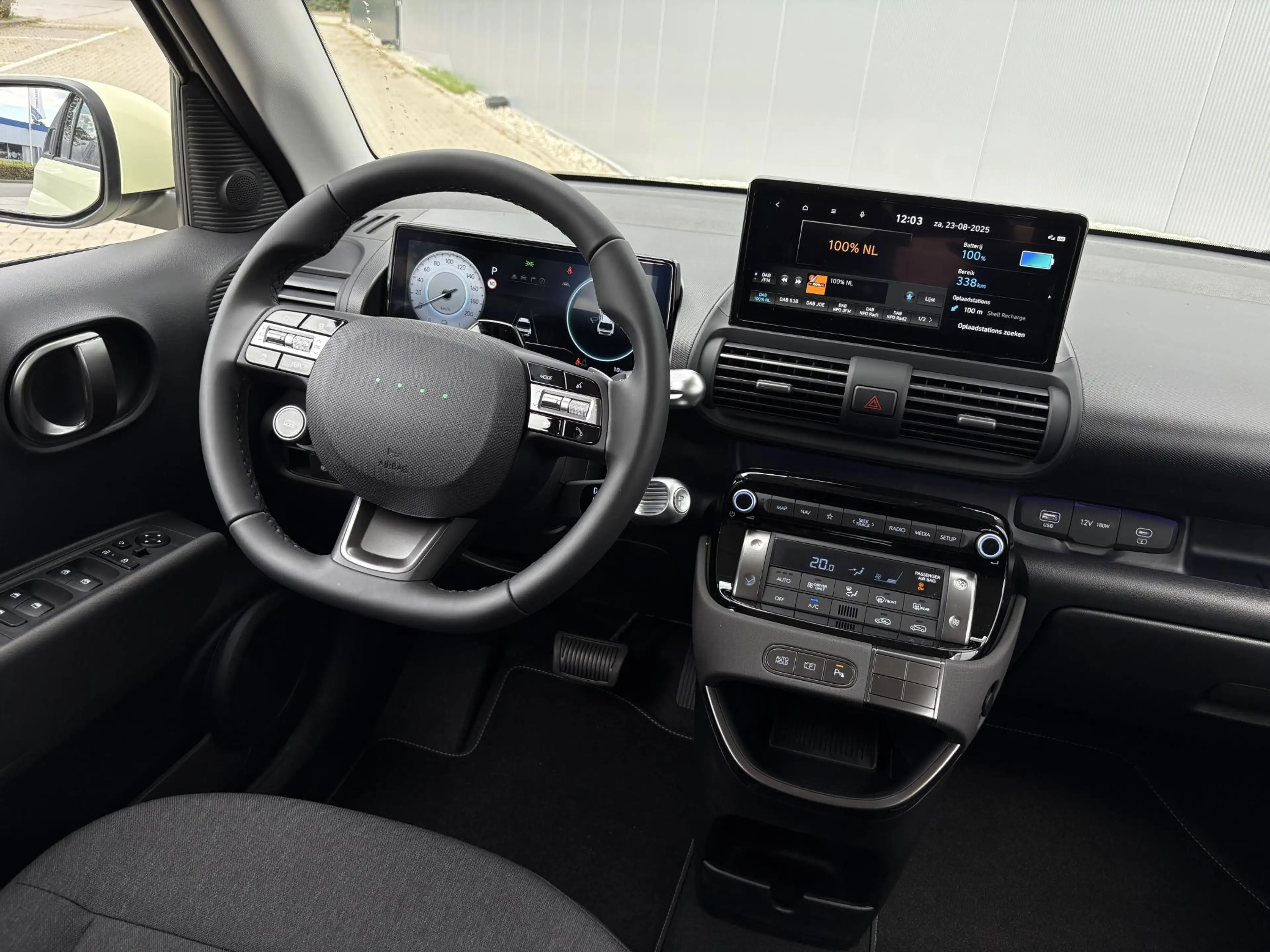 Hyundai Inster Evolve 49 kWh / Apple Carplay & Android Auto / Ada — photo 24