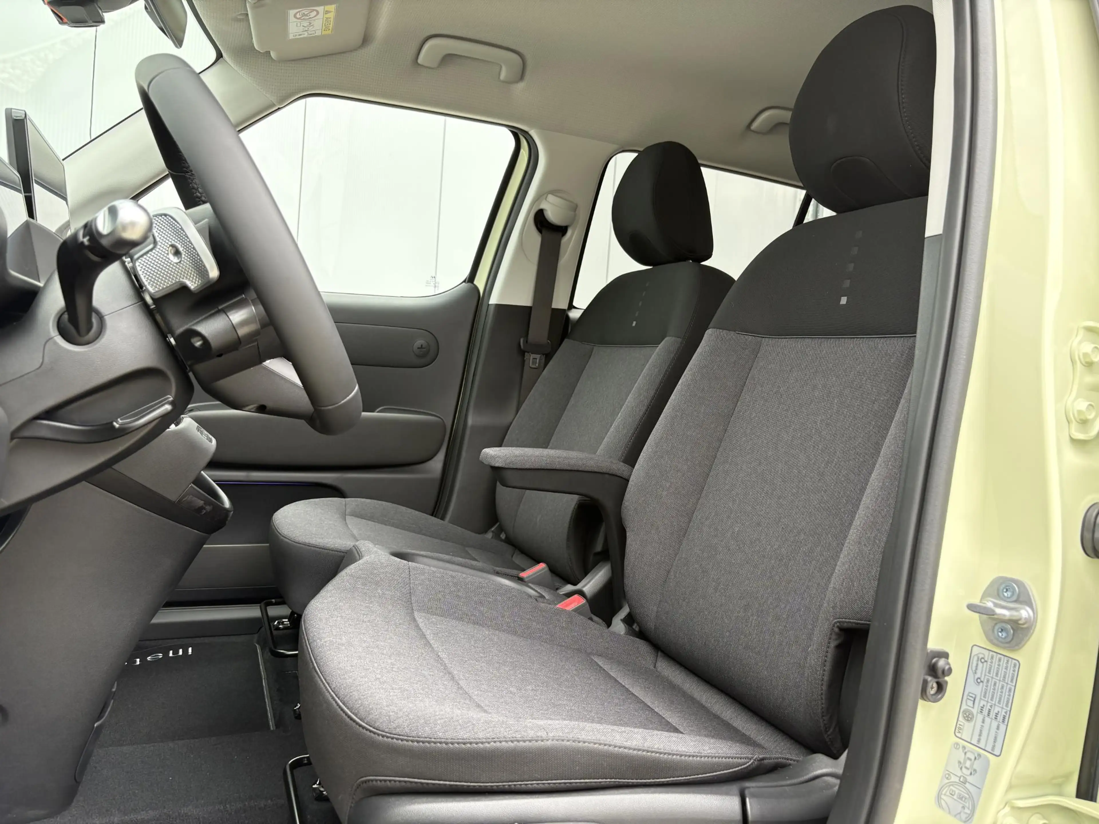 Hyundai Inster Evolve 49 kWh / Apple Carplay & Android Auto / Ada — photo 17