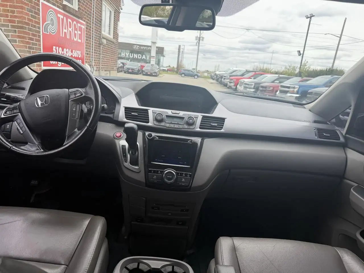 Honda Odyssey снимка Honda Odyssey