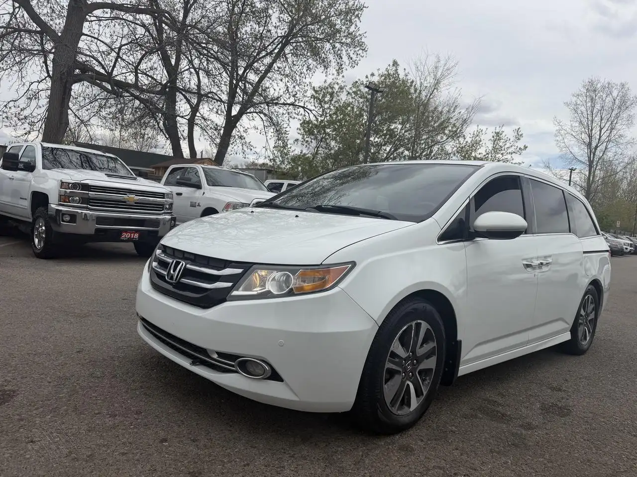 Honda Odyssey снимка Honda Odyssey