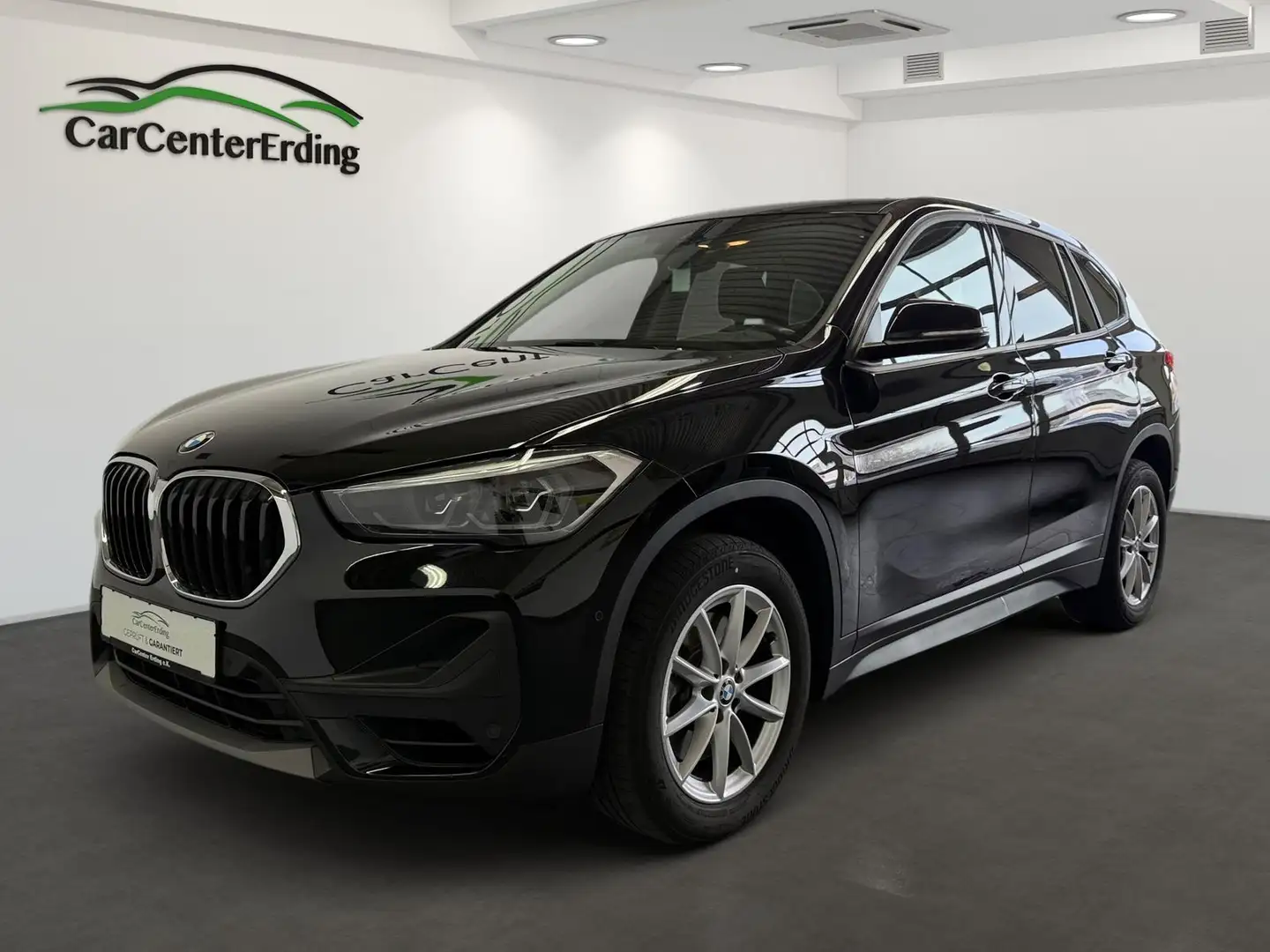 BMW X1 sDrive20i*LED*Navi*Kamera*M Lenkrad*PDC*SHZ* Schwarz - 1