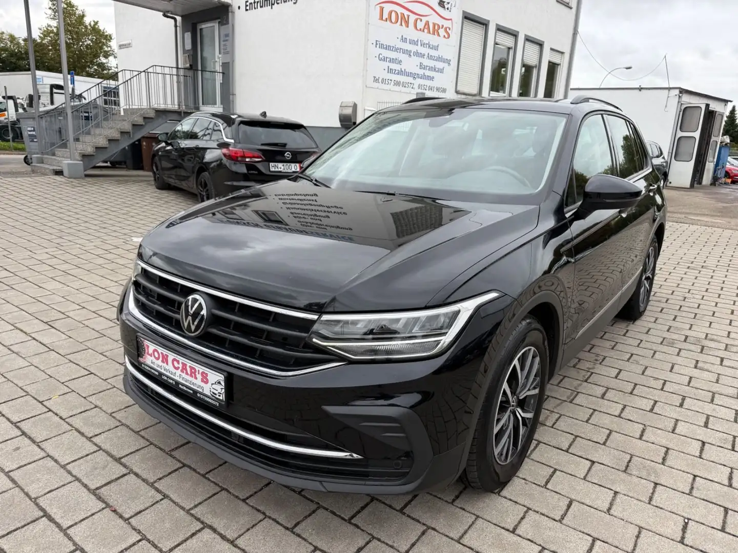Volkswagen Tiguan Life/Navi/LED/Kamera/Alcantara/Erster H. Schwarz - 1