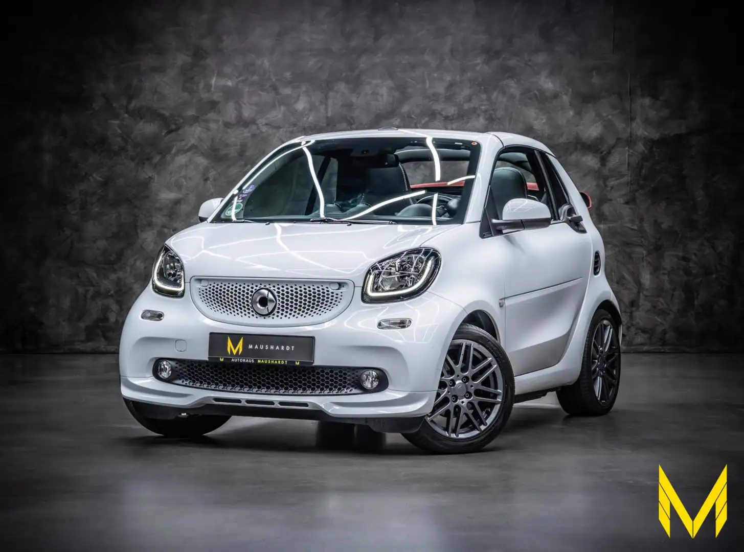 smart forTwo cabrio BRABUS Xclusive:WHITE/WHITE/REDTOP Blanc - 1