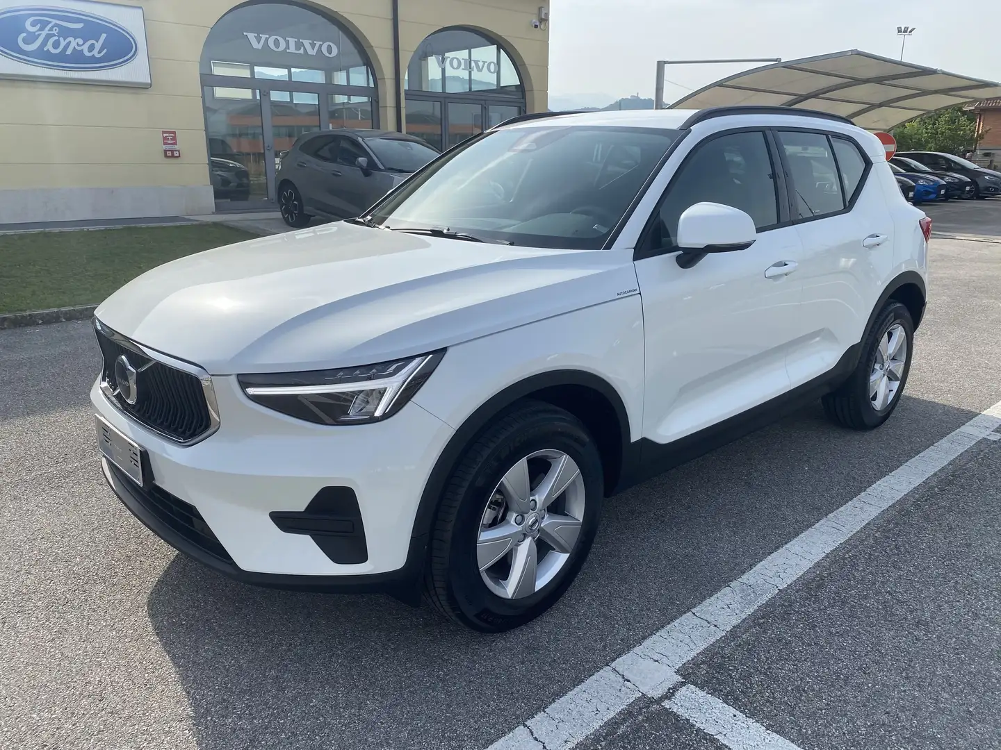Volvo XC40 B3 (Benzina/Hybrid) Automatico Essential - NUOVA Bianco - 1
