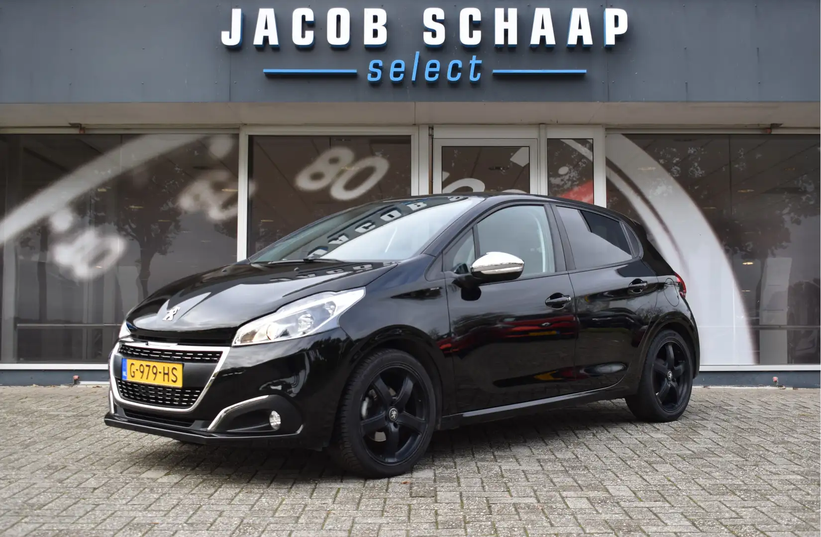 Peugeot 208 1.2 PureTech Signature / Carplay / Navi / Trekhaak Zwart - 1