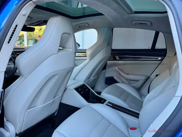 Porsche Panamera view 10