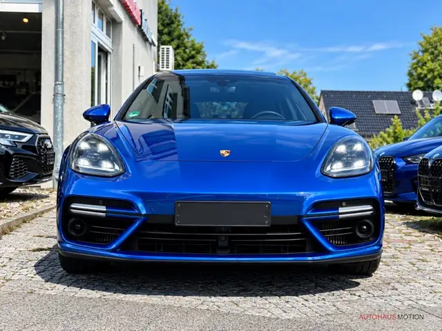 Porsche Panamera view 3