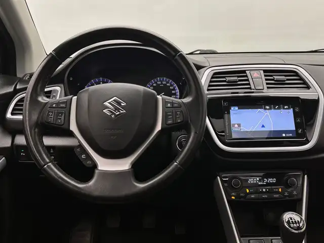 Suzuki S-Cross view 26