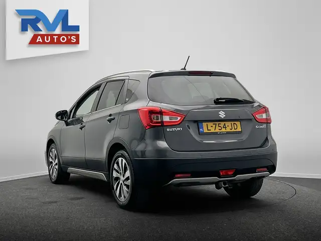 Suzuki S-Cross view 3