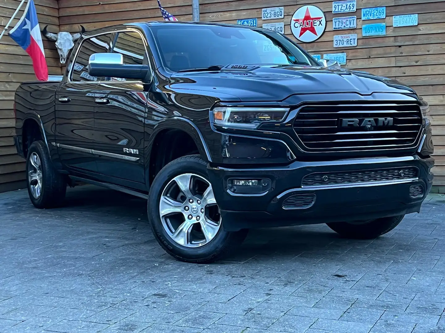 Dodge RAM 1500 5,7 Limited 4x4 Pano ACC LED LPG Schwarz - 2
