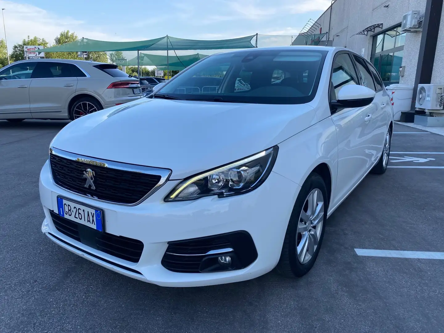 Peugeot 308 BlueHDi 130 S&S EAT8 SW Business Bianco - 1
