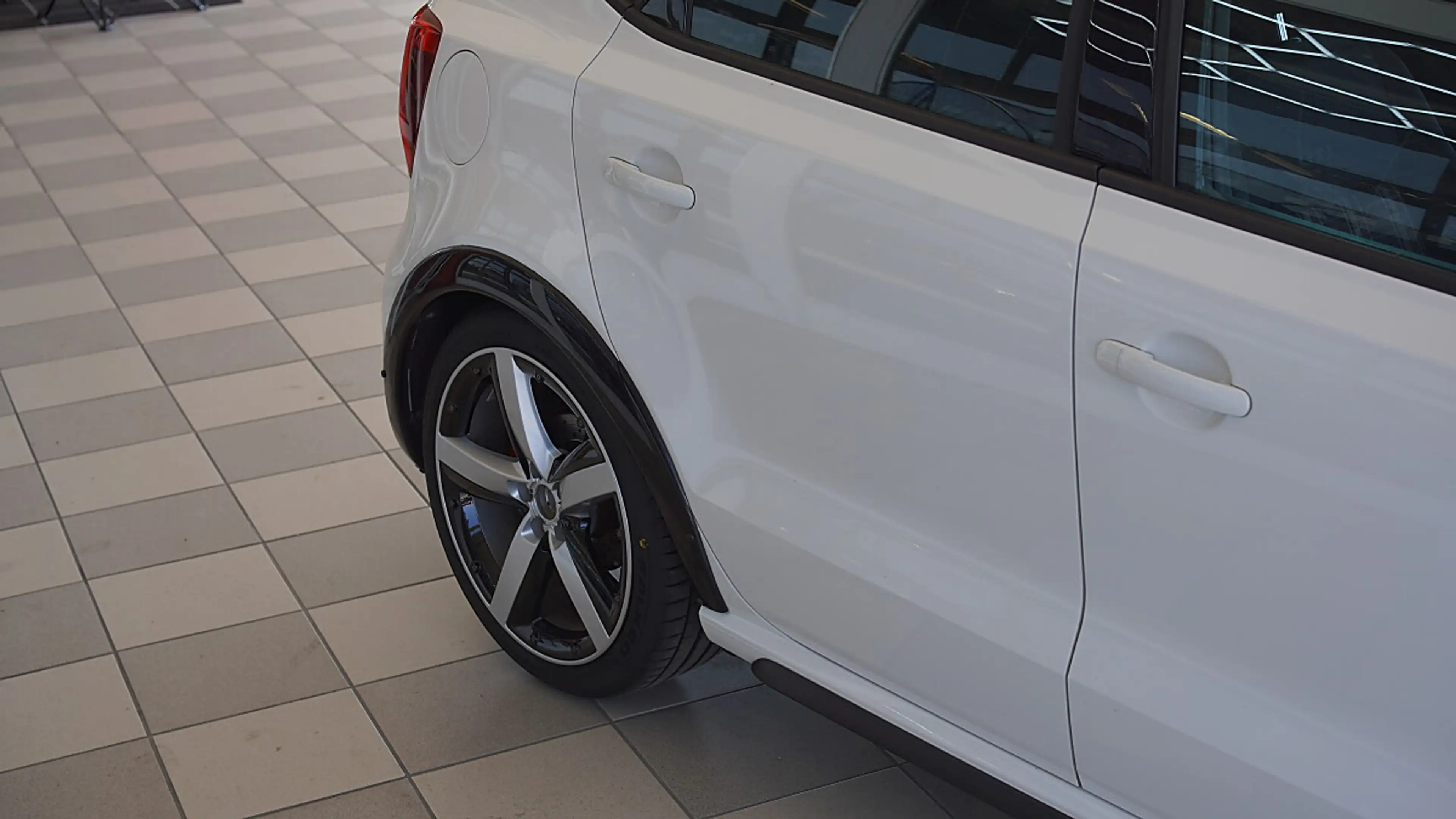 Volkswagen Polo GTI 1,4 DSG//TOPZUSTAND//WENIG//KILOMETER//SOMMERFA... — photo 4