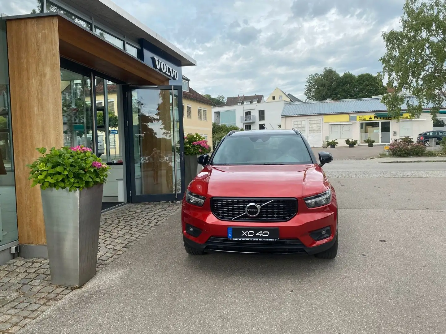 Volvo XC40 B4 R-Design Geartronic/AHK/Kamera Rot - 1
