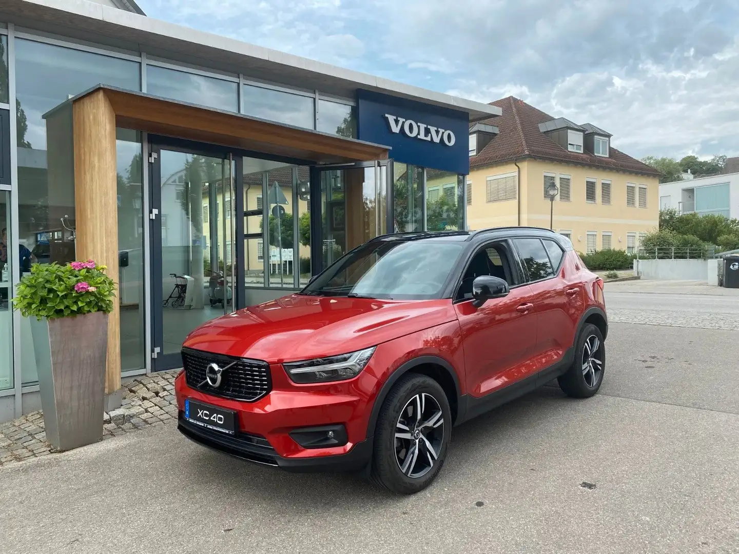 Volvo XC40 B4 R-Design Geartronic/AHK/Kamera Rot - 2