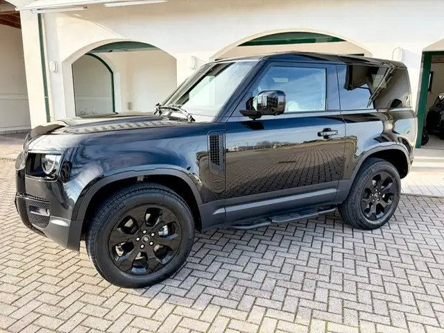 Land Rover Defender 90 3.0d i6 mhev XDynamic HSE awd 200cv CERCHI 20"
