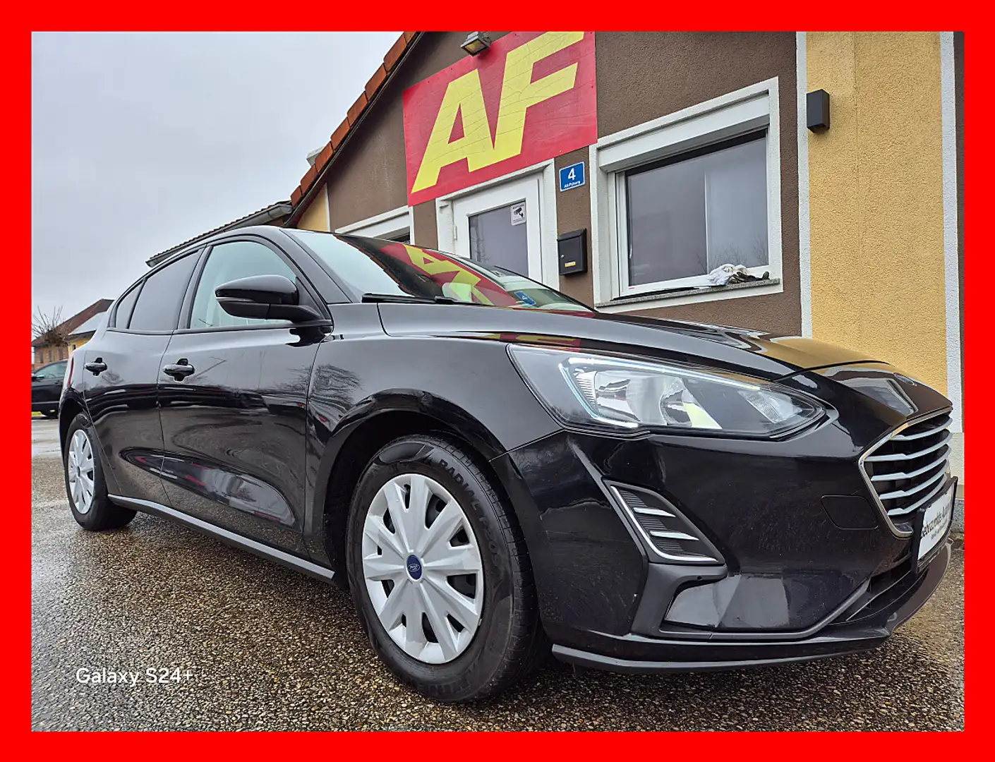 Ford Focus 1,0 EcoBoost Trend Schwarz - 1