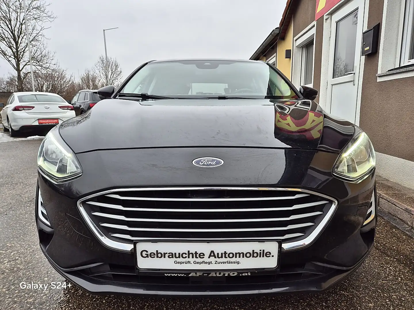 Ford Focus 1,0 EcoBoost Trend Schwarz - 2