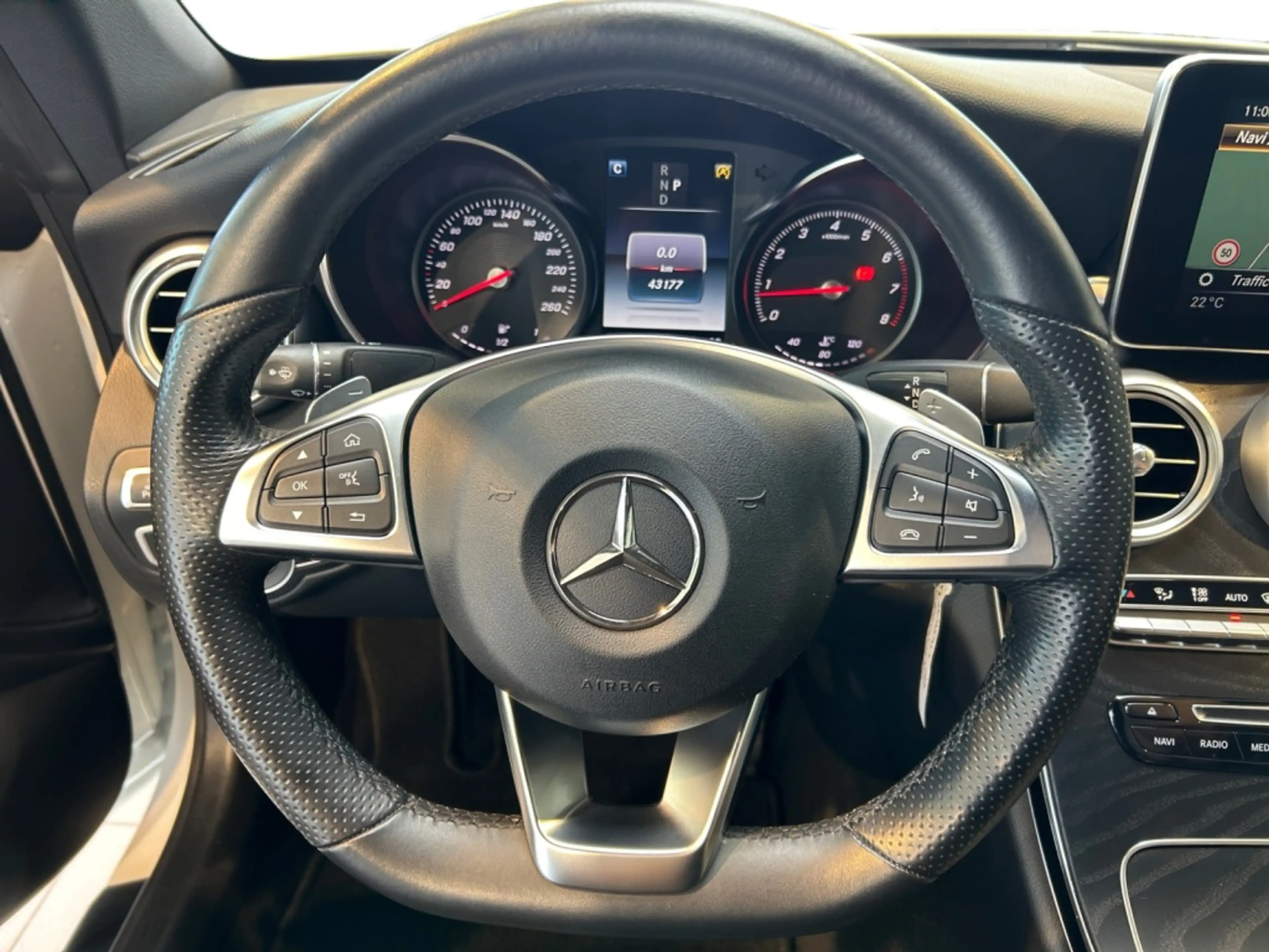 Mercedes-Benz C 200 Cabrio AMG AMG+Comand+AHK+360+Cam+LED+Navi — photo 12