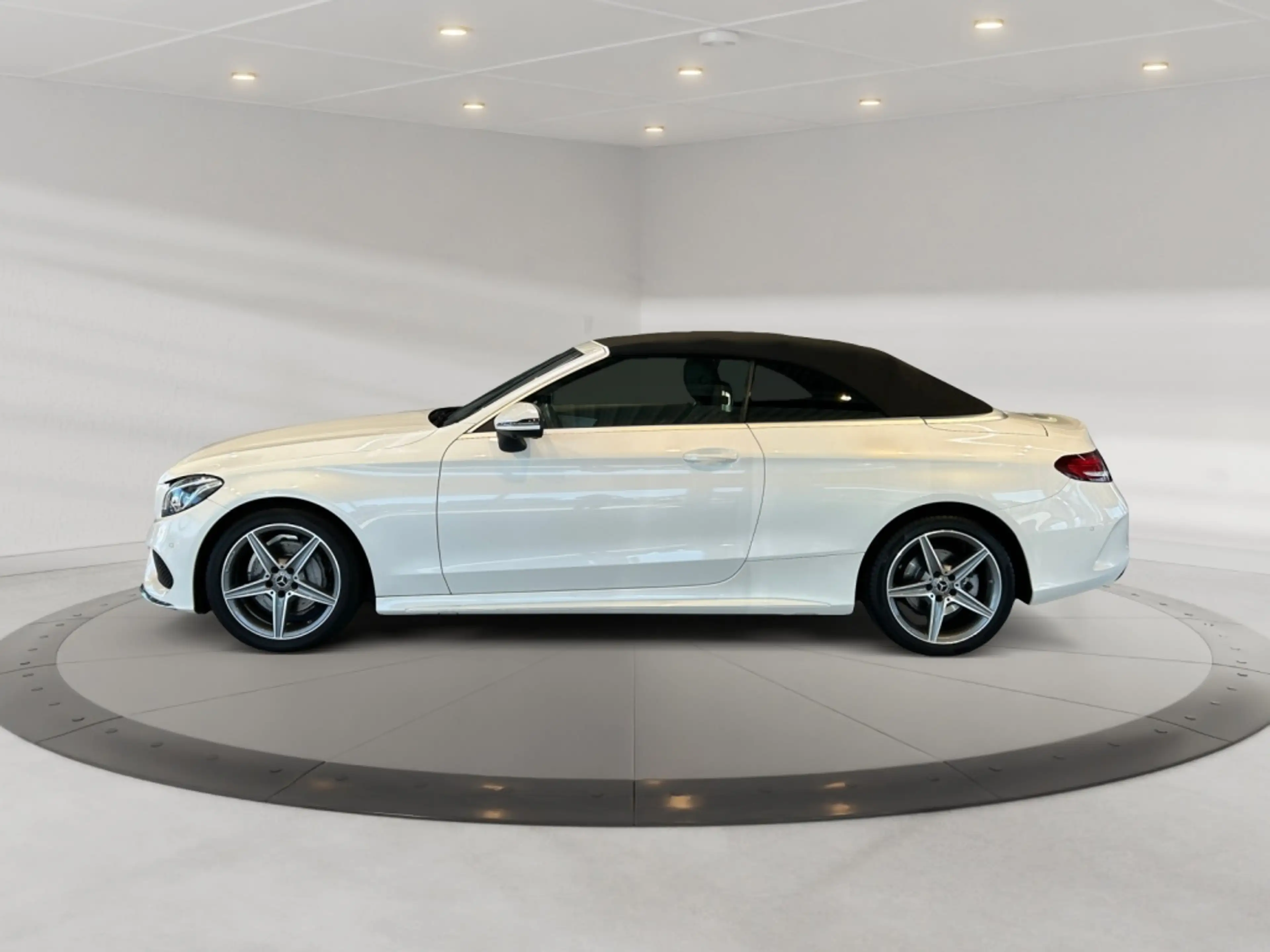 Mercedes-Benz C 200 Cabrio AMG AMG+Comand+AHK+360+Cam+LED+Navi — photo 4