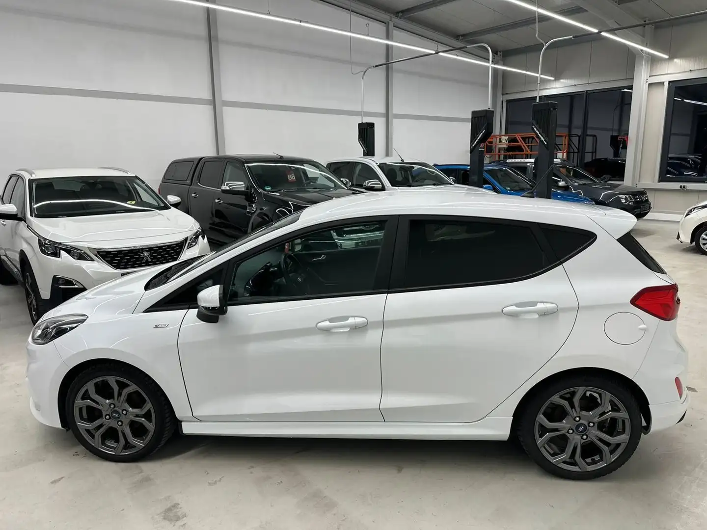 Ford Fiesta ST-Line START/STOP*TEMPOMAT*SHZ*NAVI*PDC Blanc - 2