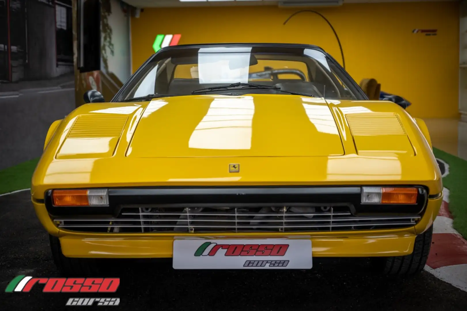 Ferrari 308 GTS Amarillo - 2