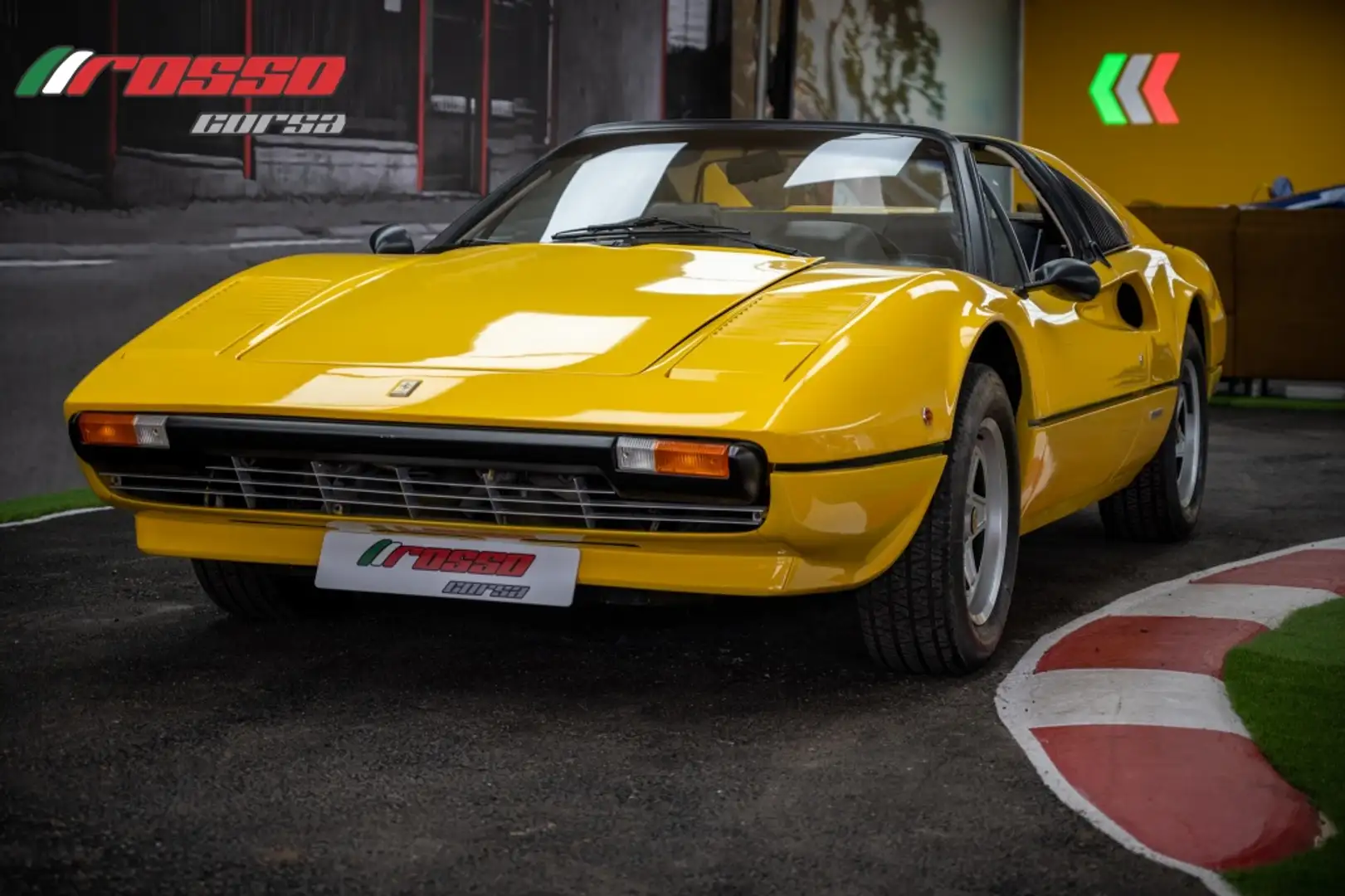 Ferrari 308 GTS Amarillo - 1