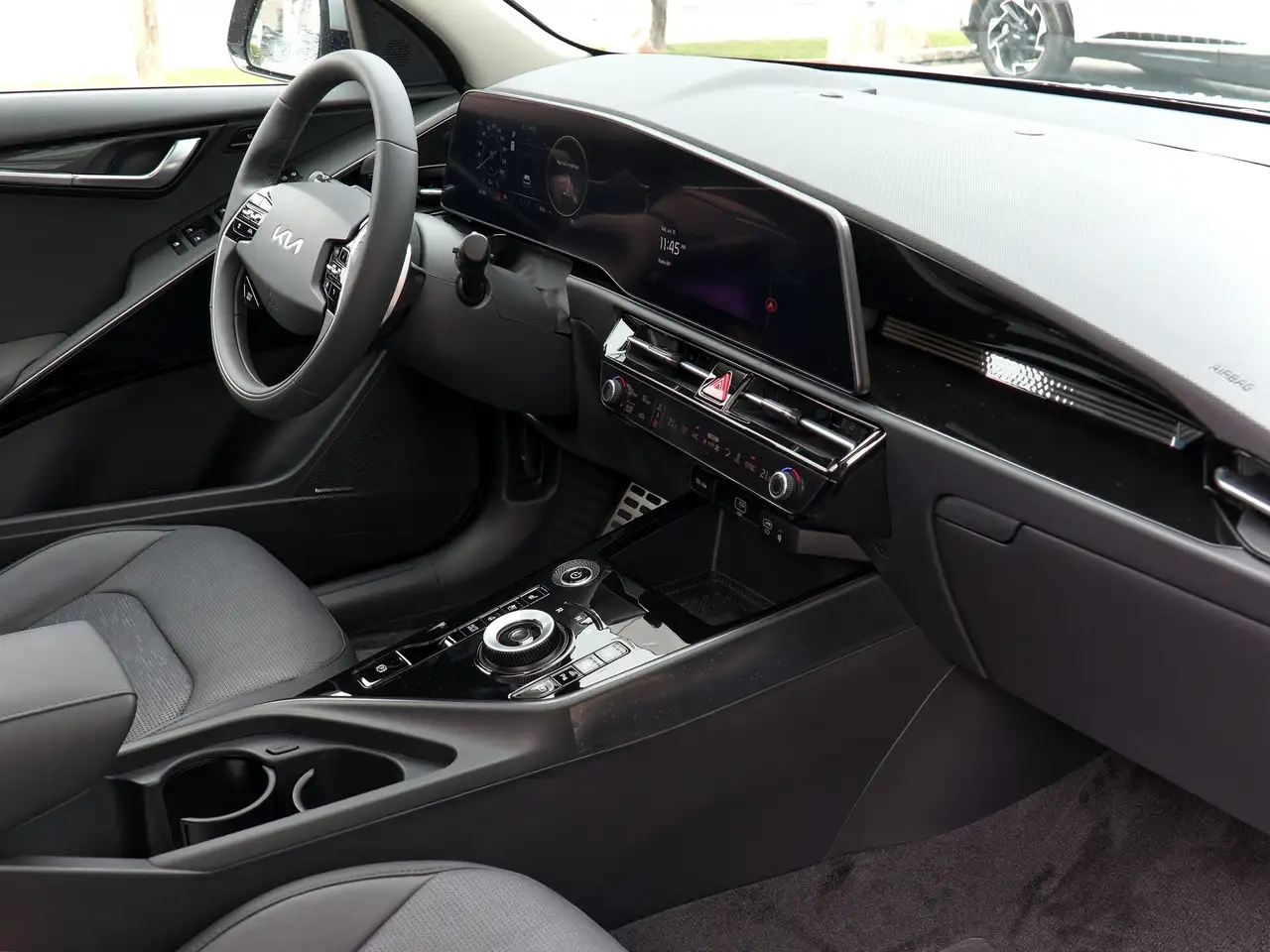 Kia Niro снимка Kia Niro