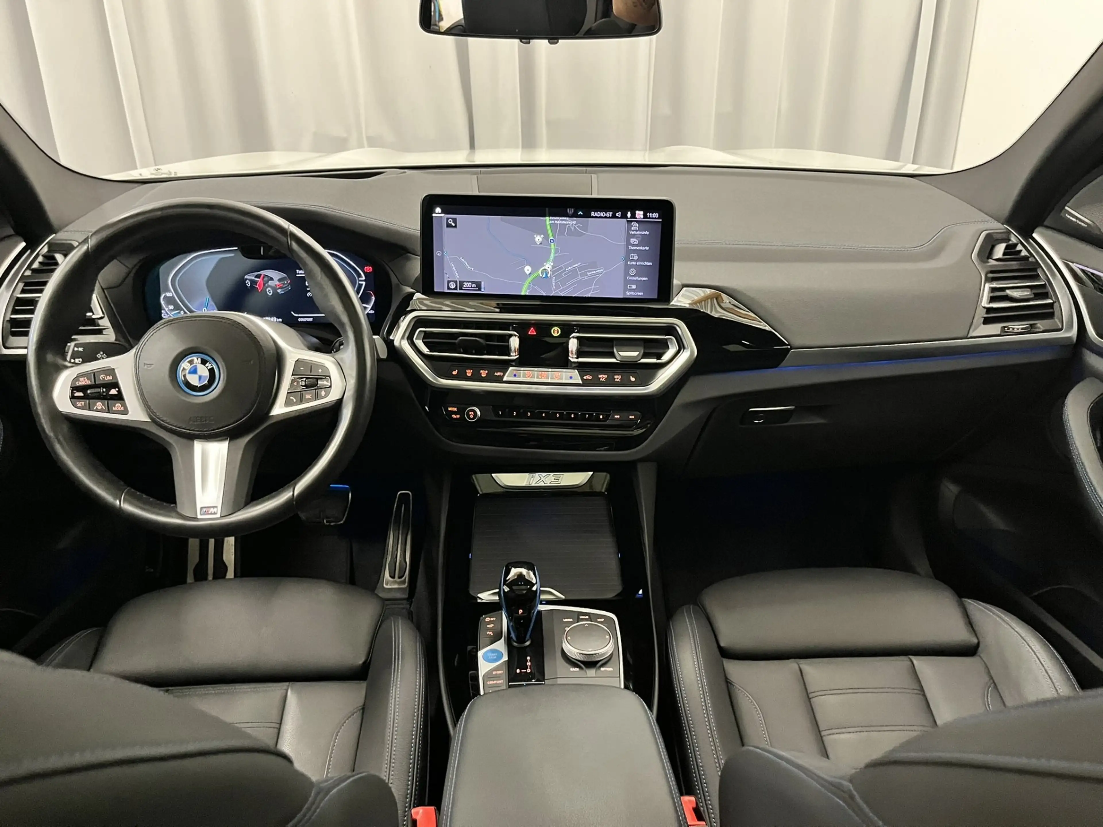 BMW iX3 *Impressive* — photo 9
