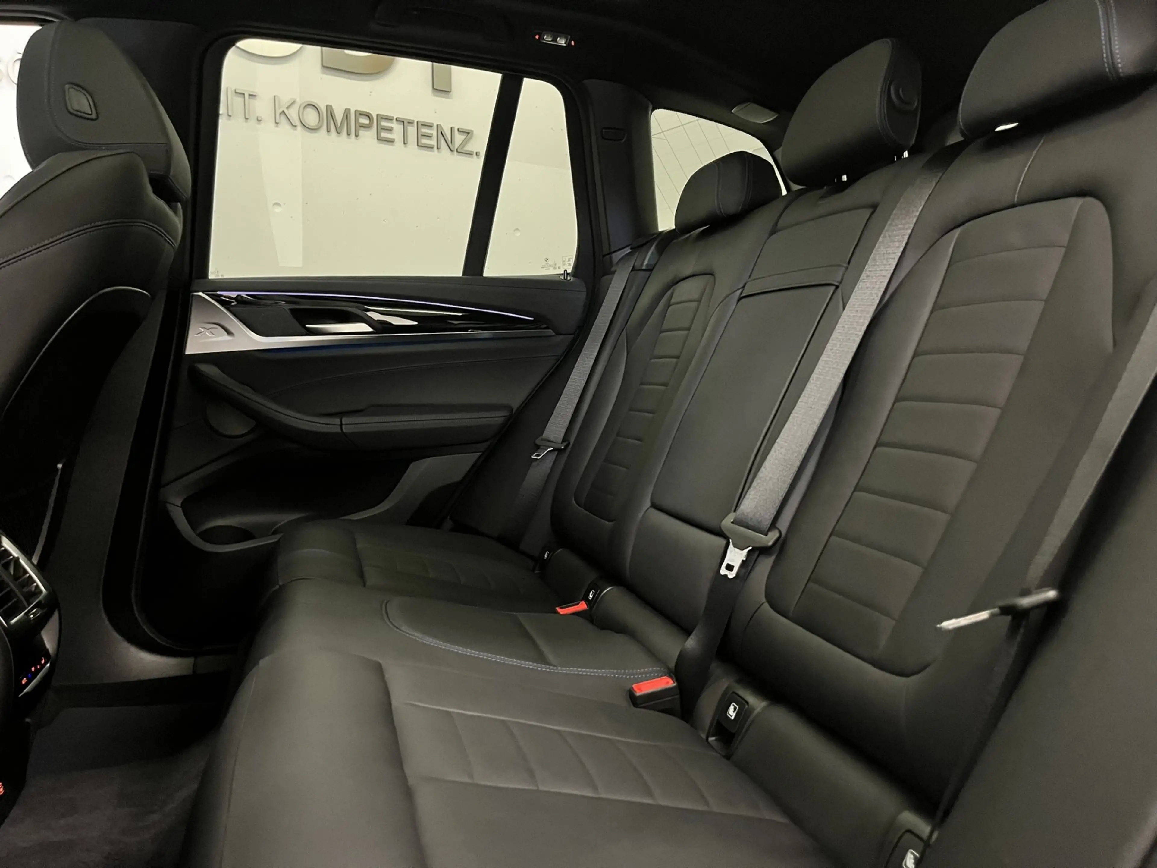 BMW iX3 *Impressive* — photo 15