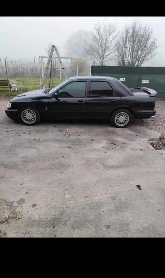 Ford Sierra 4p 2.0 Cosworth c/clima 4x4 cat., foto 2