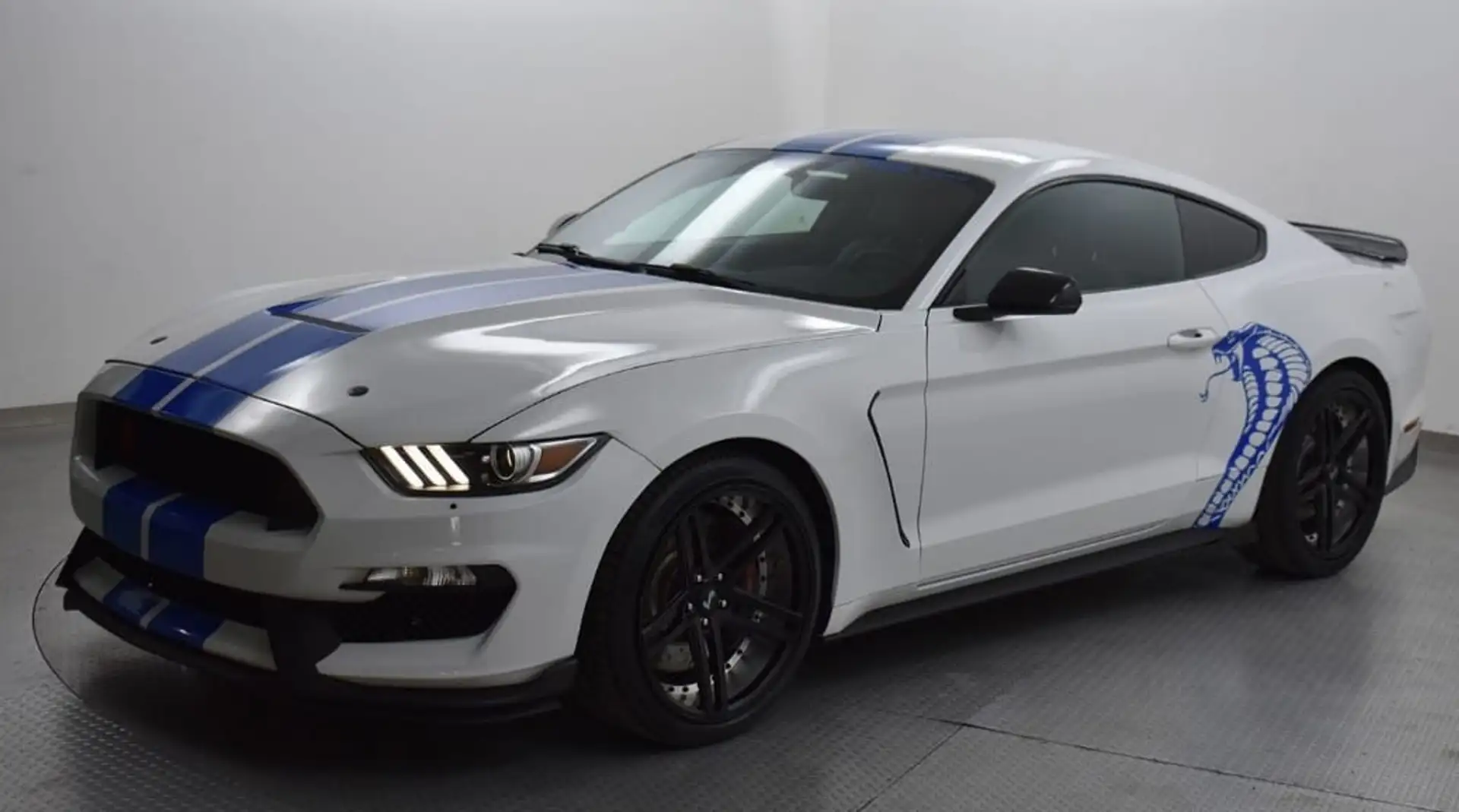 Ford Mustang 5.0 GT350 V8 - 1