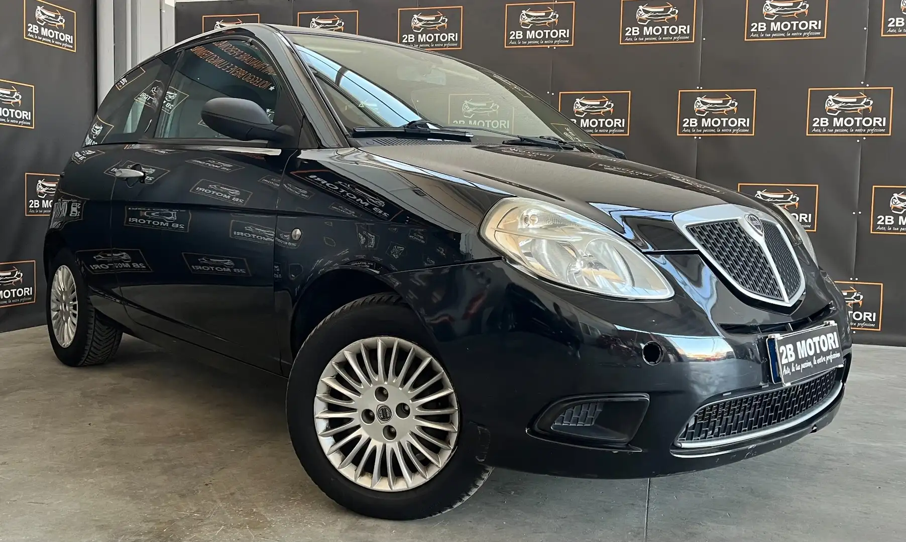 Lancia Ypsilon Ypsilon 1.2 Passion GPL Noir - 2