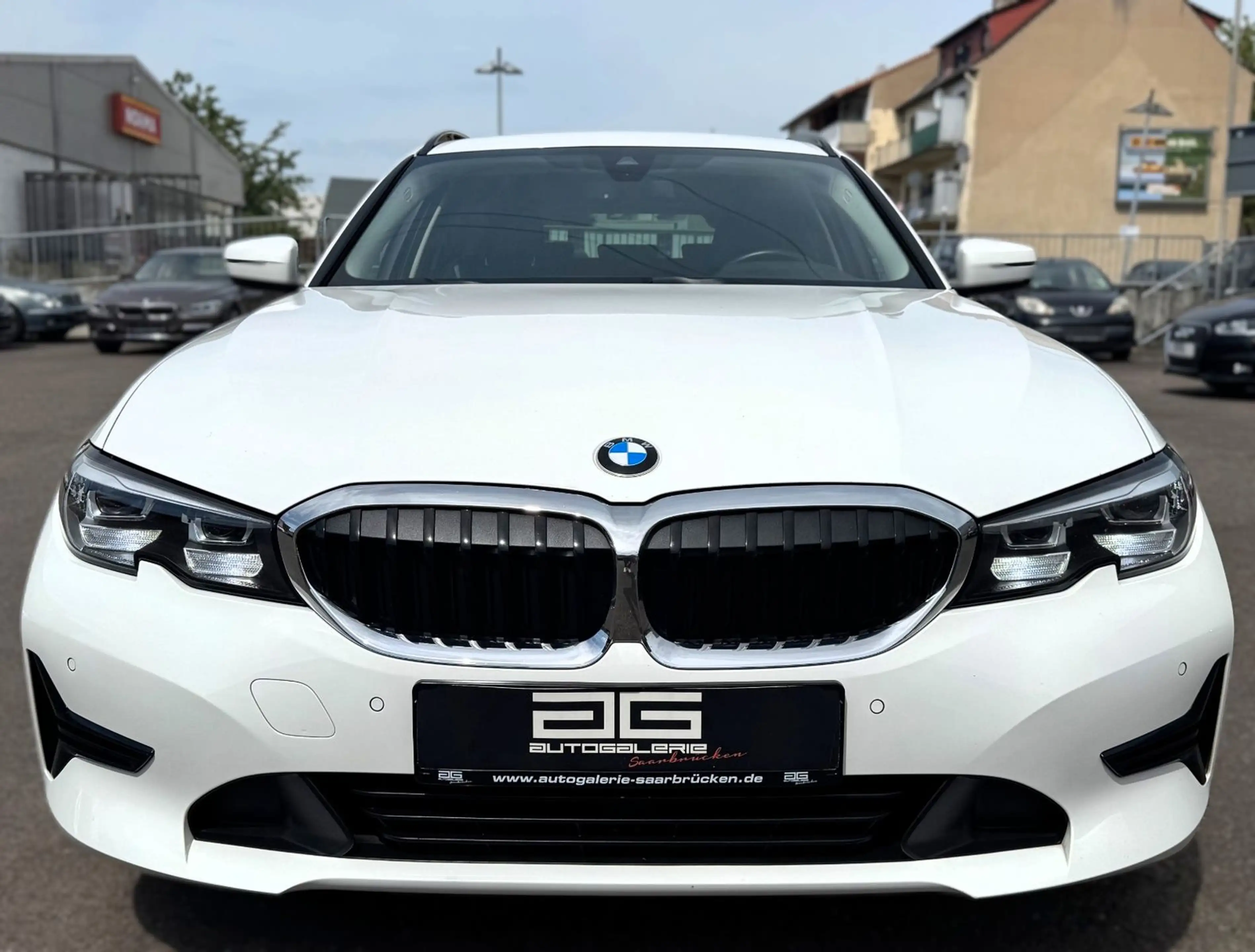BMW 318 d Touring Auto *1.Hand/Virtual/Teilleder/AHK* — photo 2