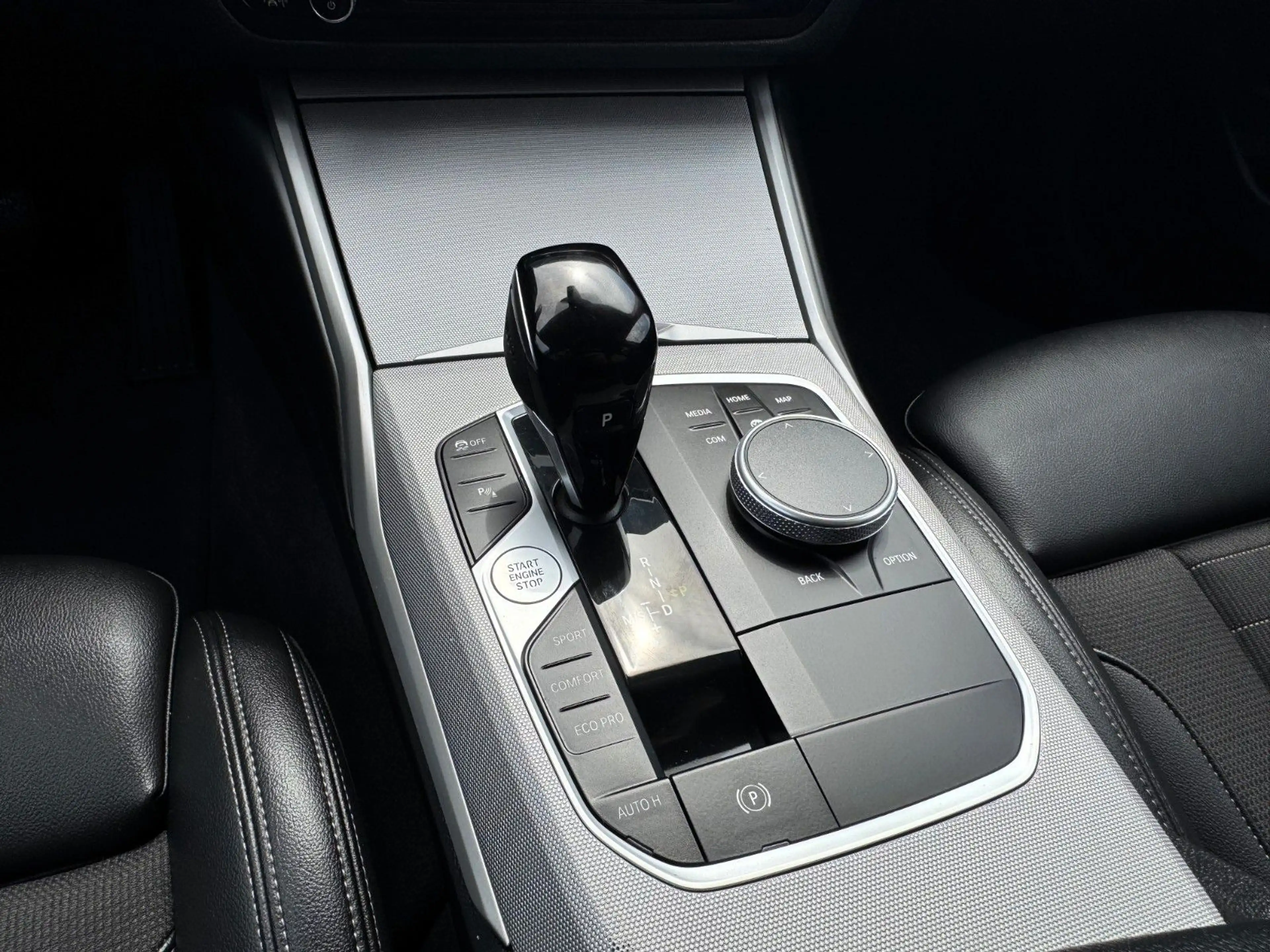 BMW 318 d Touring Auto *1.Hand/Virtual/Teilleder/AHK* — photo 12