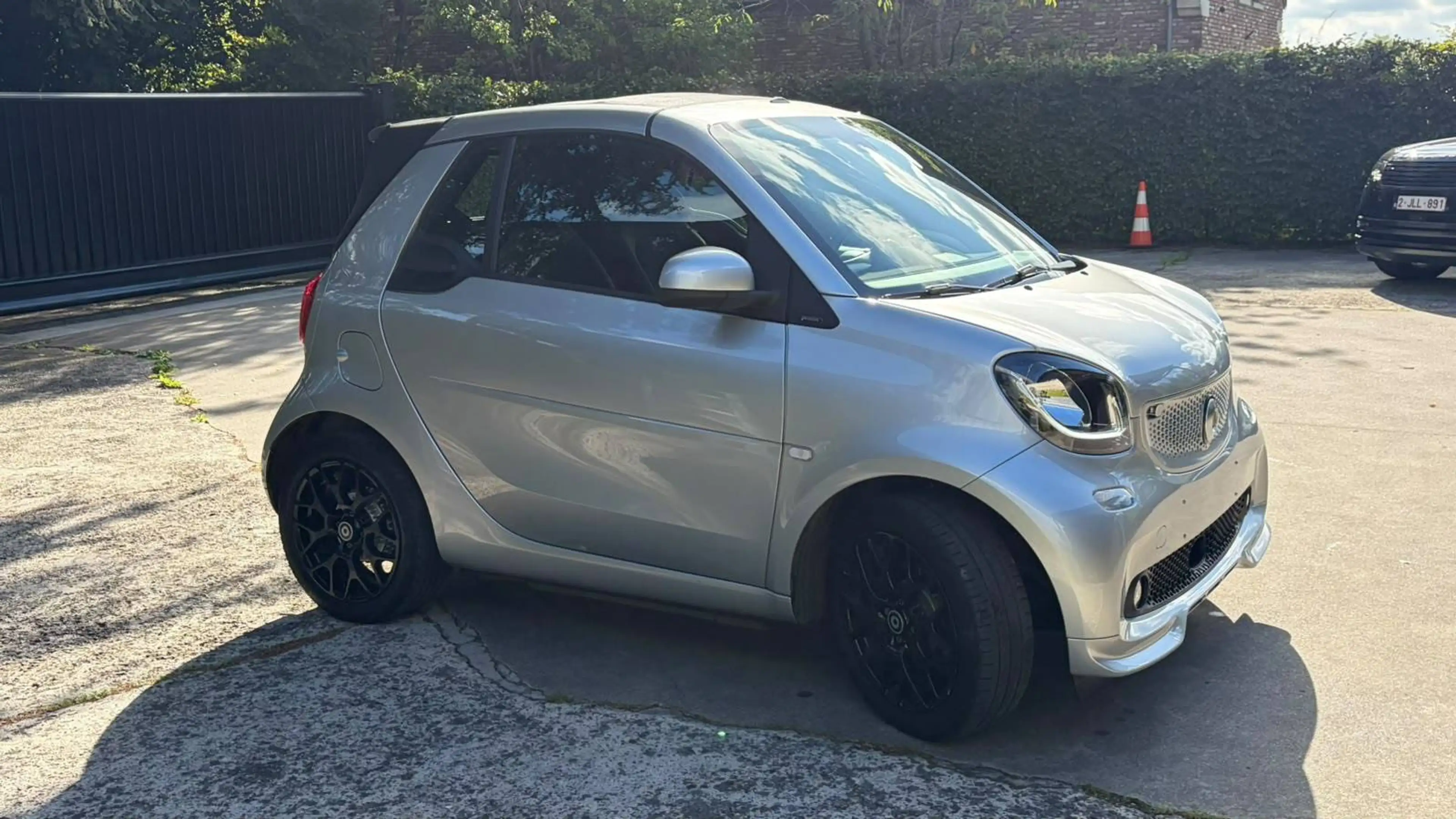 smart forTwo Fortwo Cabrio - Heated Seats - AC — photo 9