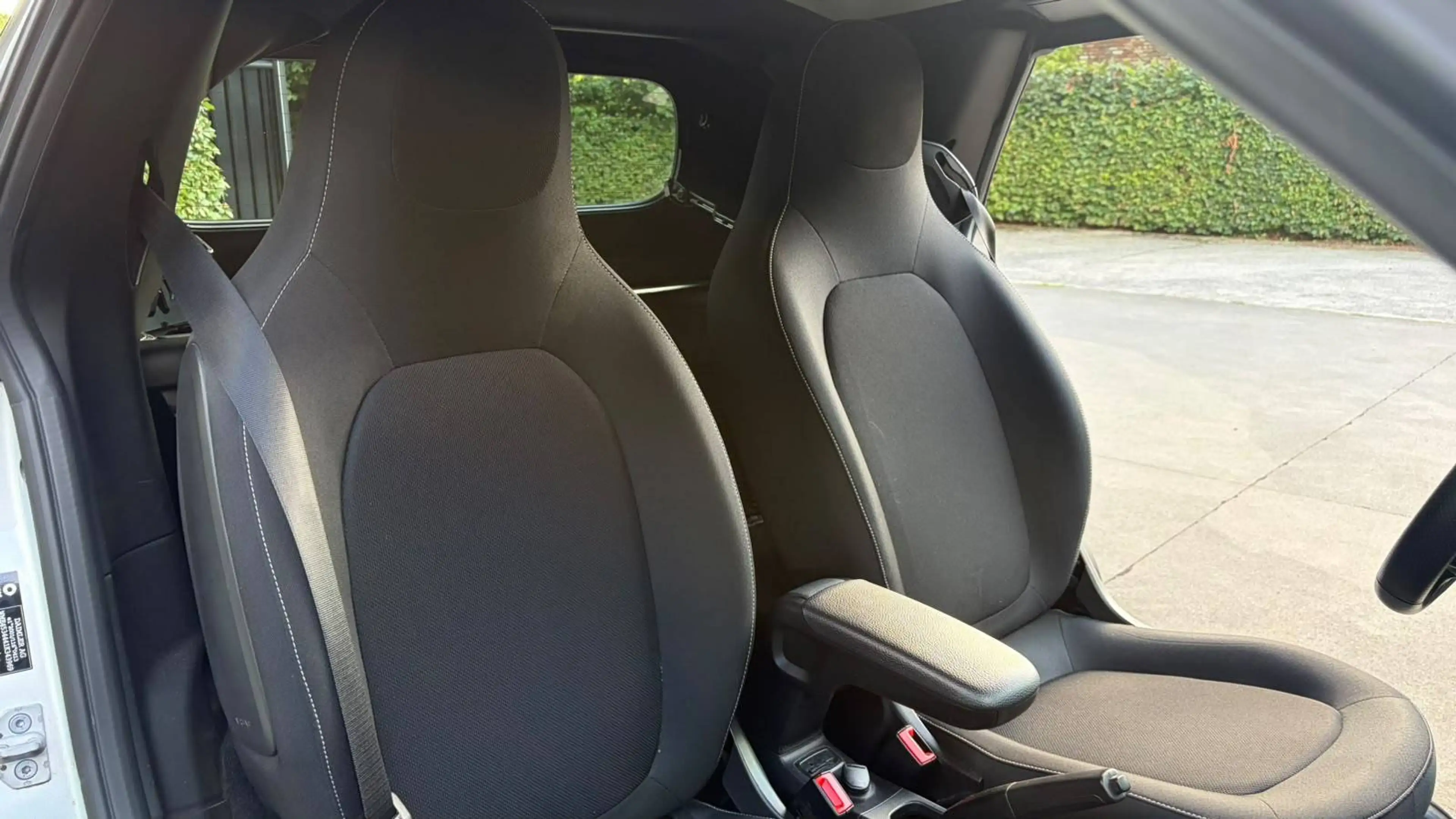 smart forTwo Fortwo Cabrio - Heated Seats - AC — photo 14