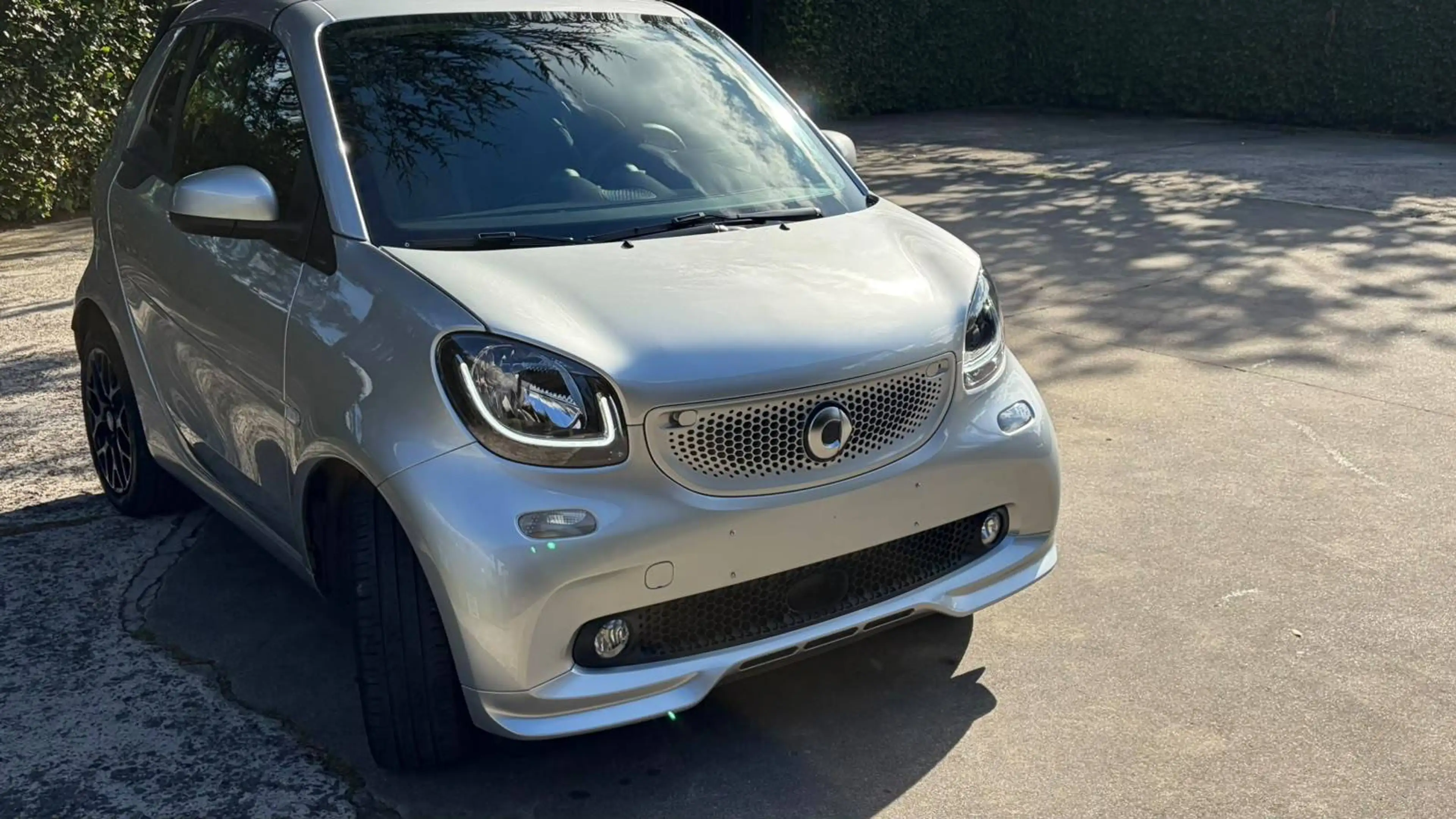 smart forTwo Fortwo Cabrio - Heated Seats - AC — photo 3