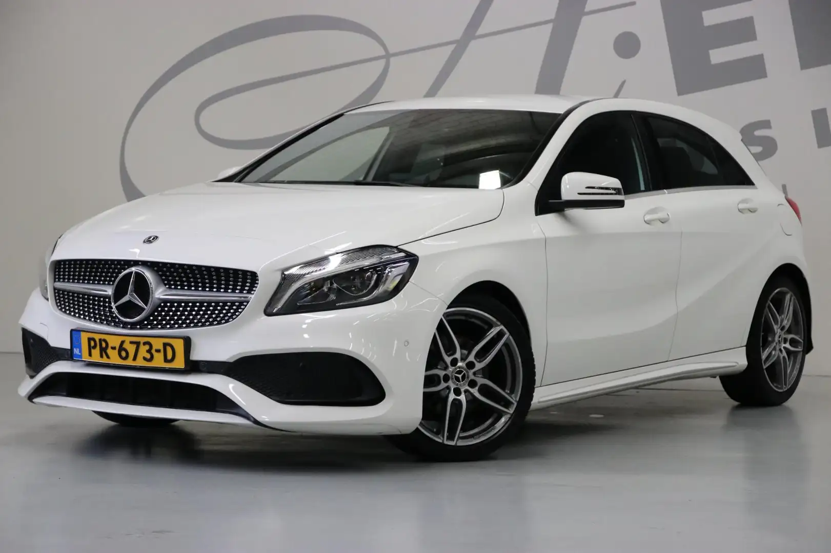Mercedes-Benz A 180 AMG-Styling/achteruitrij camera/NAP/Origineel Nede Wit - 1