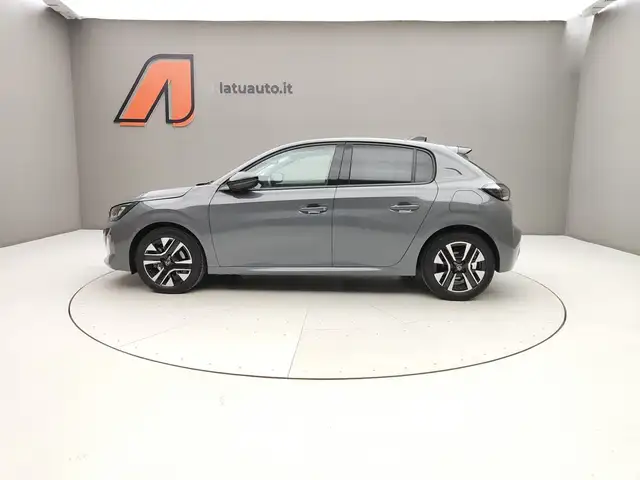 Peugeot 208 view 4