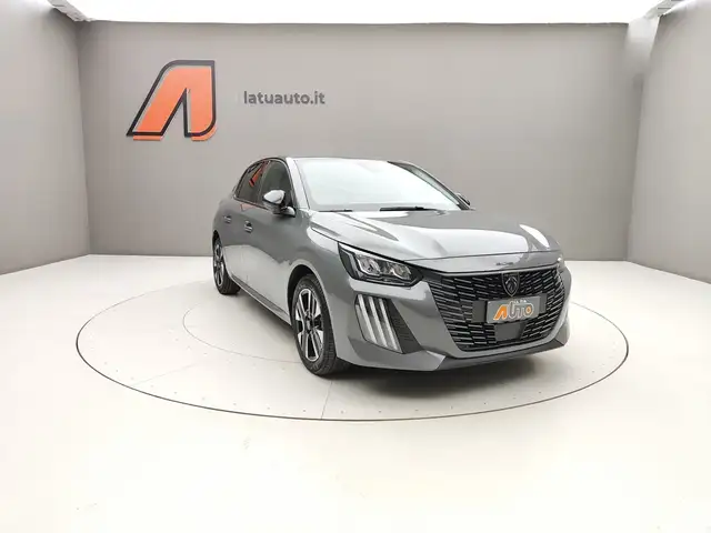 Peugeot 208 view 3
