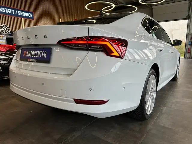 Skoda Octavia view 2