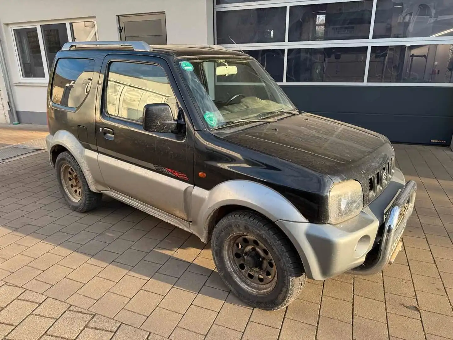 Suzuki Jimny Jagdausbau Winde Waffensafe Werkzeugbox VB Negro - 1